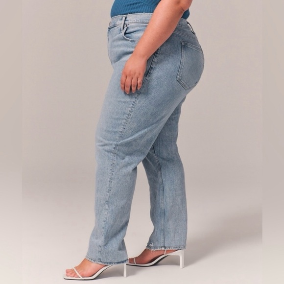 NWT Abercrombie & Fitch 90s Straight Ultra High Rise Jeans Size 35 / 20 Short - Picture 3 of 12